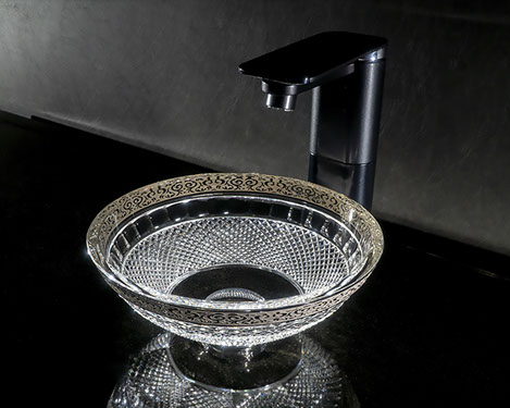 スラヴィアクリスタル　ミミ　エンパイアープラチナクリスタル洗面ボウル　｜クリスタル｜ガラス｜手洗器｜手洗いボウル｜洗面器｜小型｜コンパクト｜トイレ｜玄関｜スペース｜デザイン｜おしゃれ｜豪華｜美しい｜スラビアクリスタル｜小さめ｜