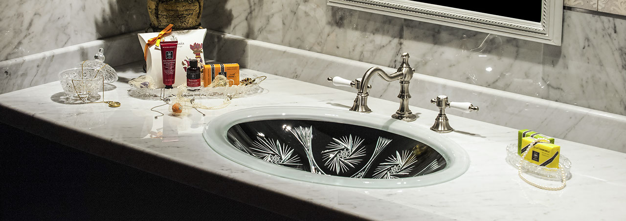 スラヴィアクリスタル：ヴィエラ洗面ボウル：洗面器：手洗い器：手洗いボウル：最高級：美しい：おしゃれ：豪華：